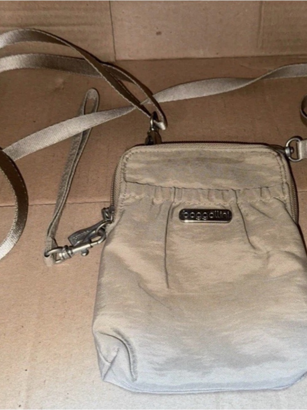 Baggallini Beige Crossbody Phone Bag